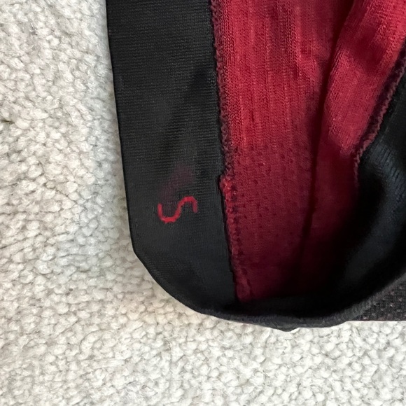 lululemon men’s rare 20y metal tech vent t-shirt grey maroon small - Picture 4 of 4